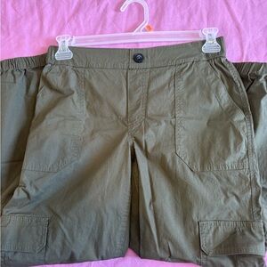 Reitmans Olive Green Petite Cargo Pants
